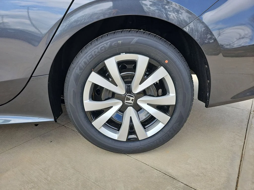 Used 2026 Meteorite Gray Metallic Honda LX image 20