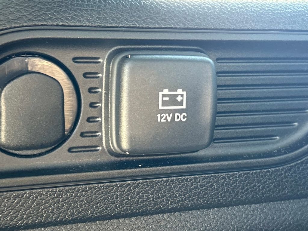 Used 2023 White Jeep Limited image 13