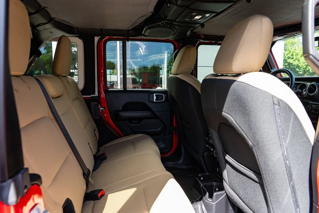 Used 2018 Red Jeep Unlimited Sahara image 27