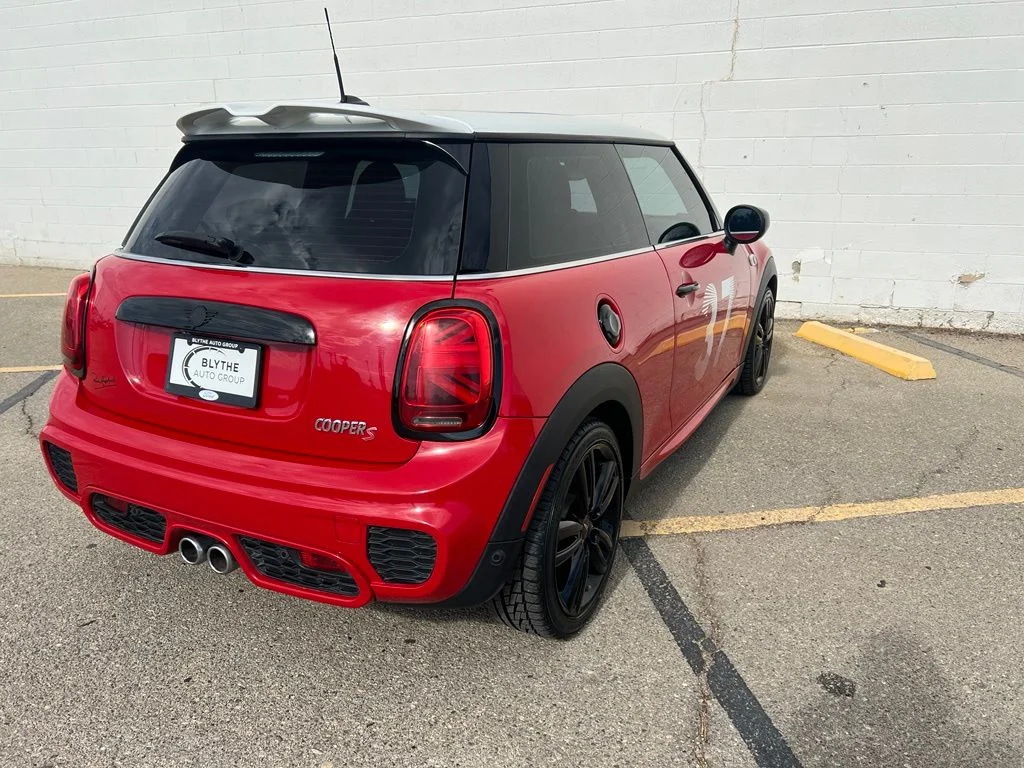 Used 2021 Chili Pepper Red MINI  image 6