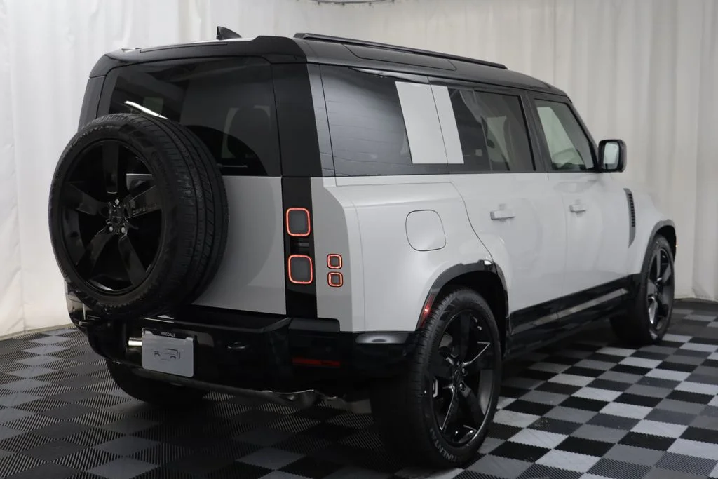 New 2026 Gray Land Rover X-Dynamic SE image 17
