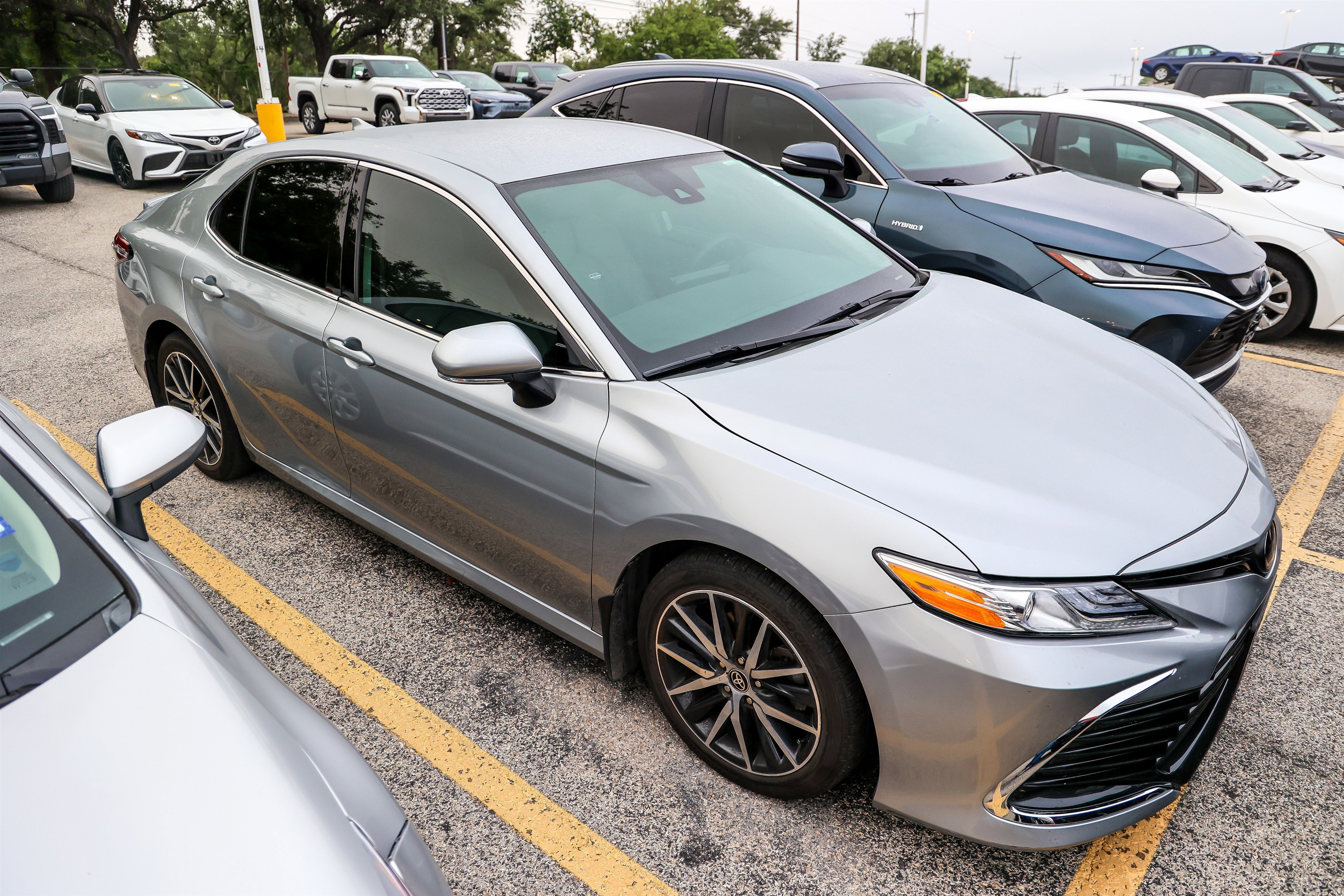 Used 2024 CELESTIAL SILVER Toyota XLE image 4
