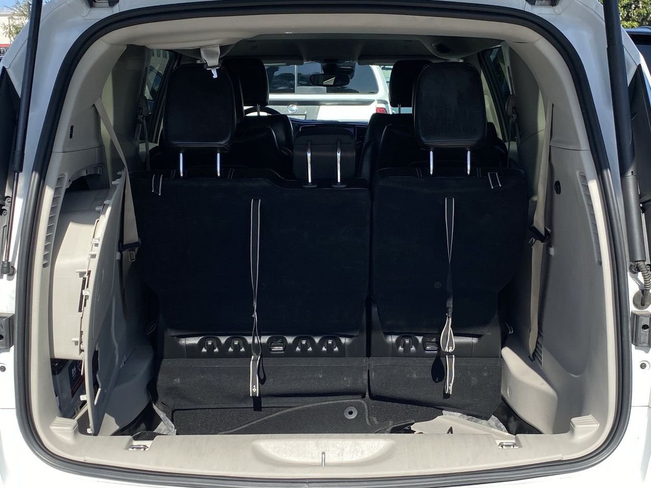 Used 2023 Bright White Chrysler Touring L image 13