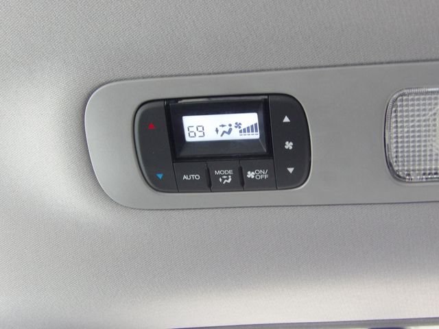 Used 2022 Lunar Silver Metallic Honda Touring image 49