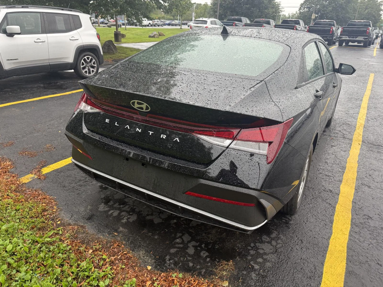 Used 2026 Abyss Black Hyundai SE image 5