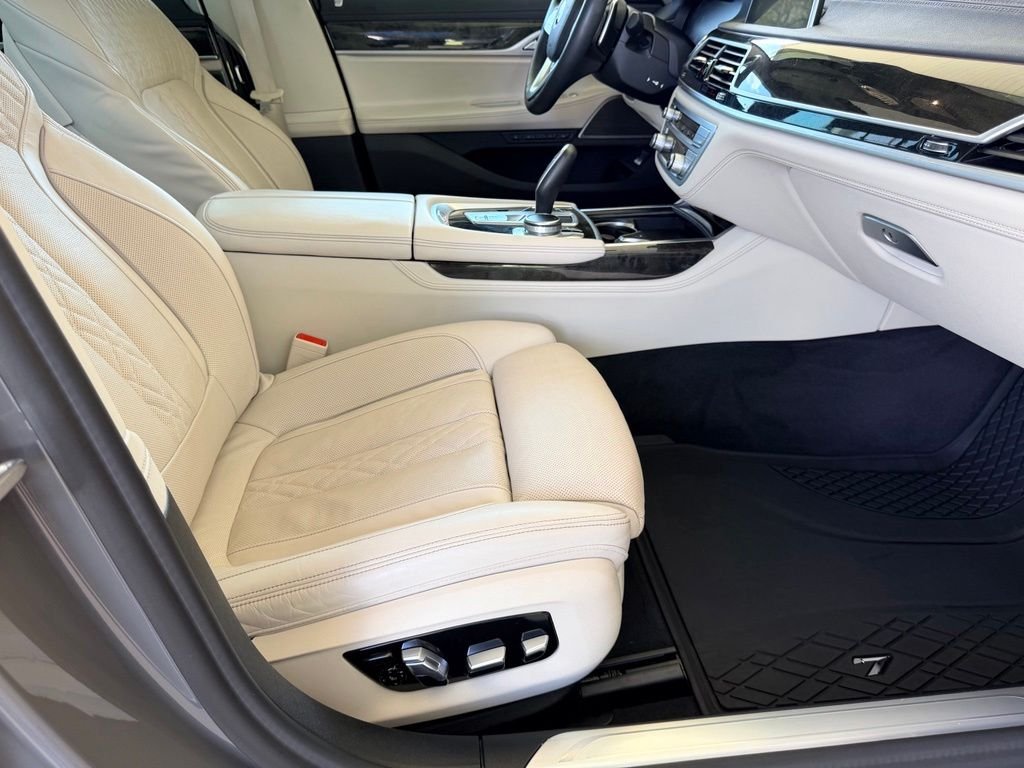 Used 2021 Gray BMW 740i image 40