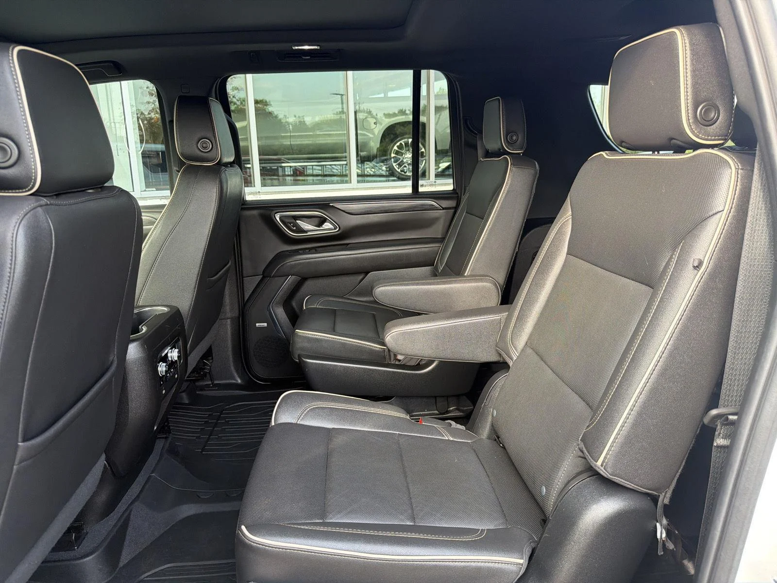 Used 2023 Summit White GMC SLT image 41