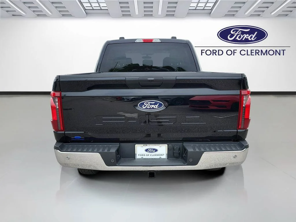 New 2026 Agate Black Metallic Ford XLT image 4