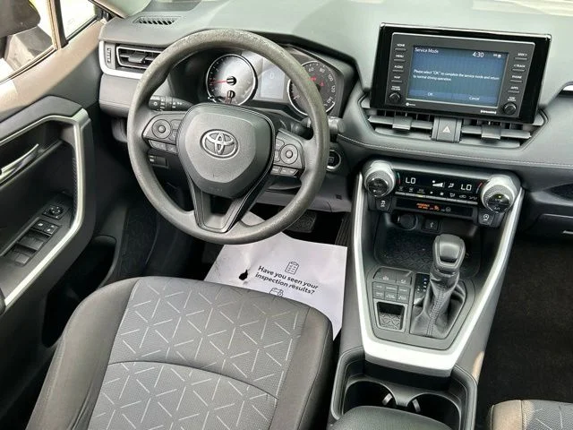 Used 2020  Toyota XLE image 47