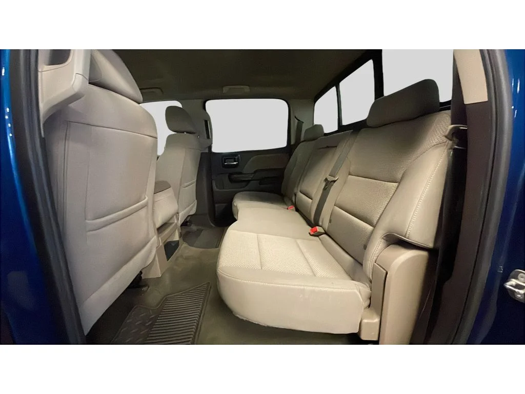 Used 2018 Deep Ocean Blue Metallic Chevrolet LT image 15