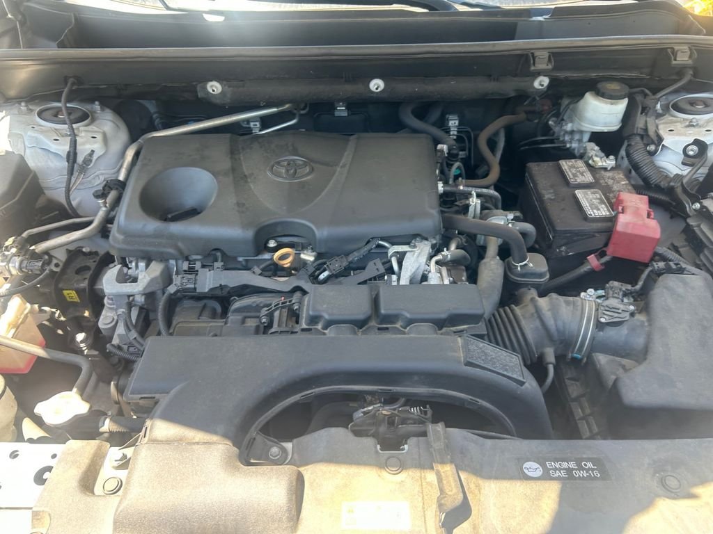 Used 2019 White Toyota LE image 14