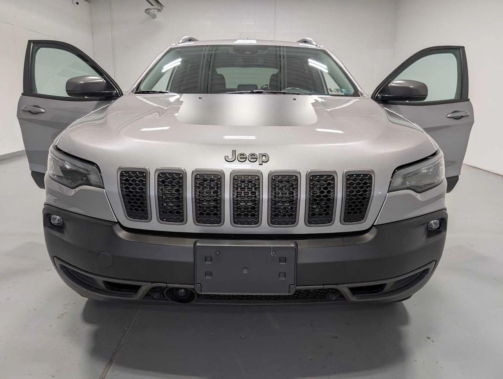 Used 2021 Billet Silver Metallic Clearcoat Jeep Trailhawk image 15