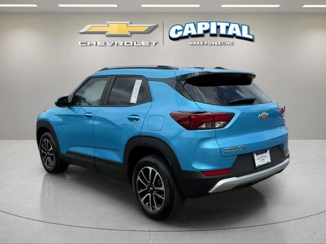 Used 2025 Marina Blue Metallic Chevrolet LT image 3