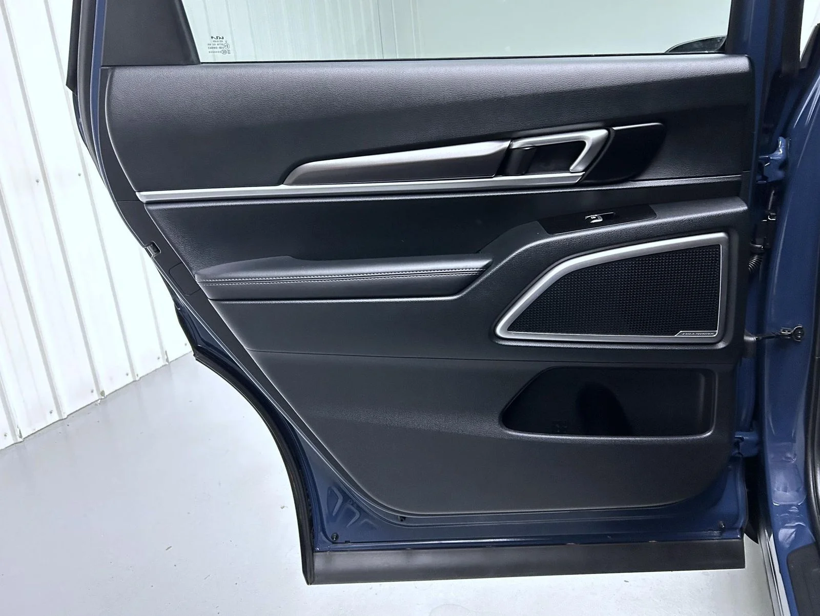 Used 2025 Black Kia S image 21
