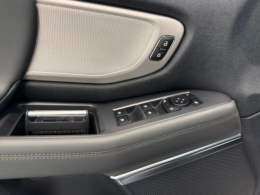 New 2027 Glacier Gray Metallic Tri-Coat Ford Active image 15
