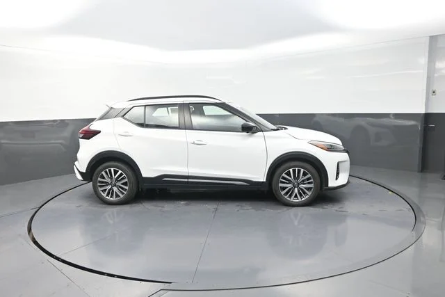 Used 2024 White Nissan SR image 46