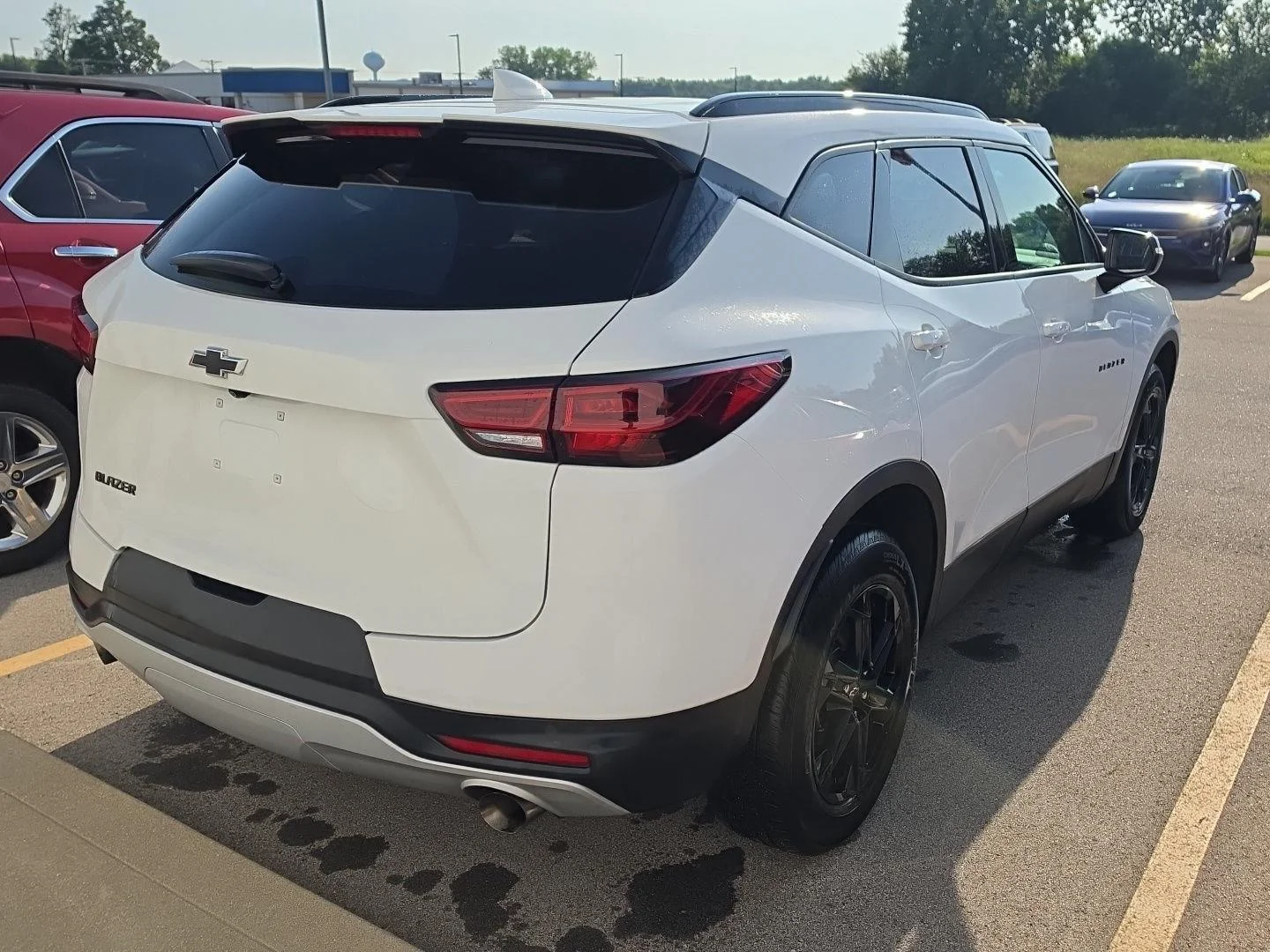 Used 2023 Summit White Chevrolet LT image 3