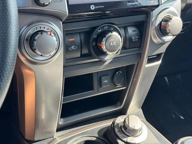 Used 2020 White Toyota SR5 image 15