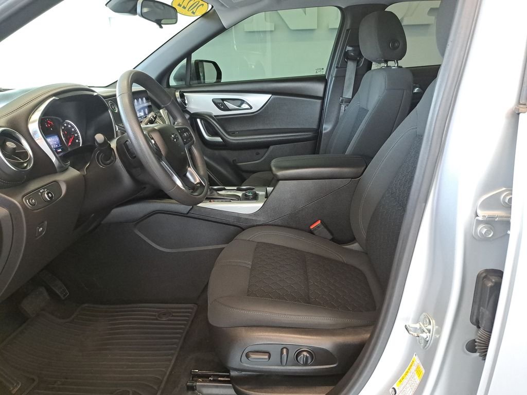 Used 2022 Silver Chevrolet LT image 27