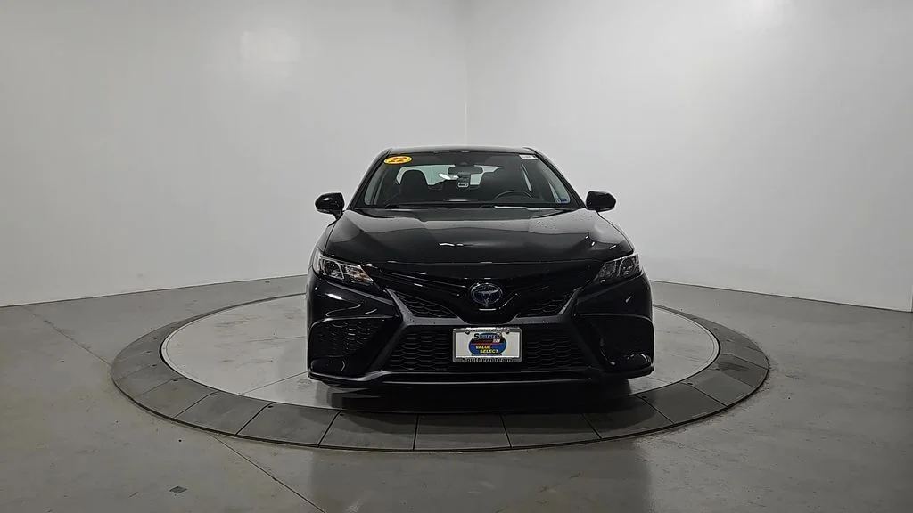 2022 Toyota Camry SE - Photo 9