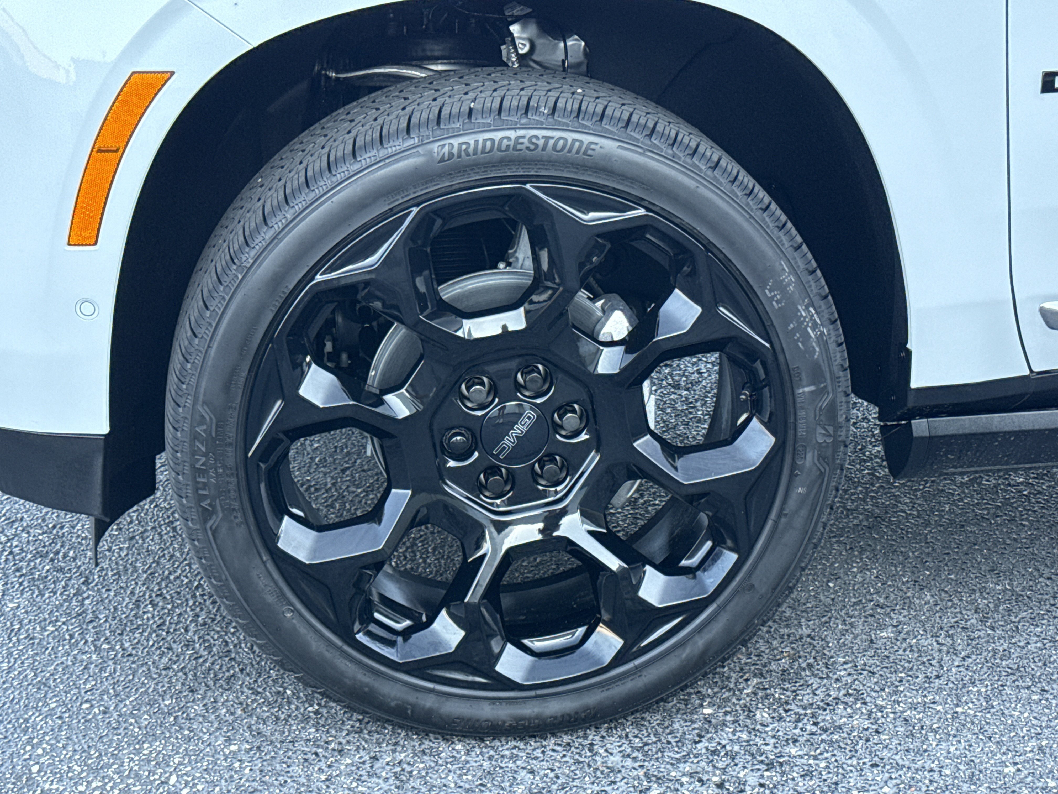 2026 GMC Yukon Denali - Photo 20
