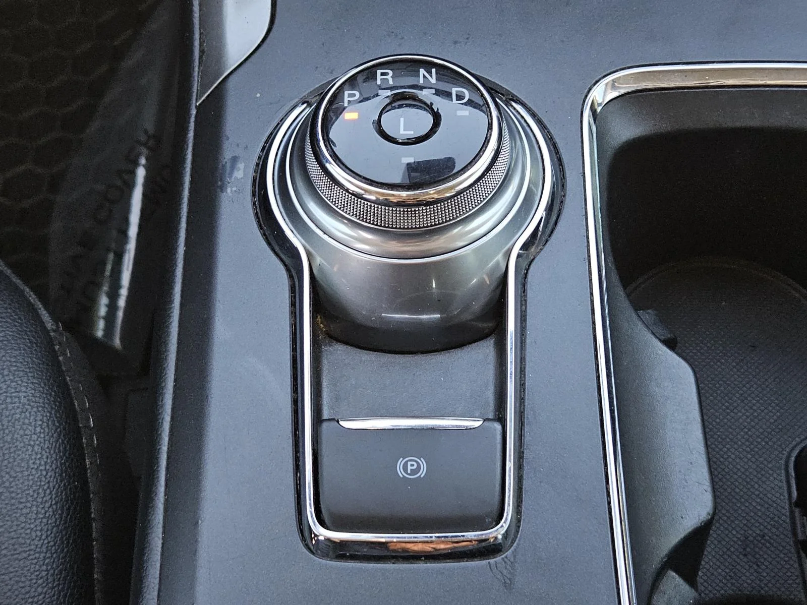 Used 2020 Iconic Silver Metallic Ford SEL FWD image 15