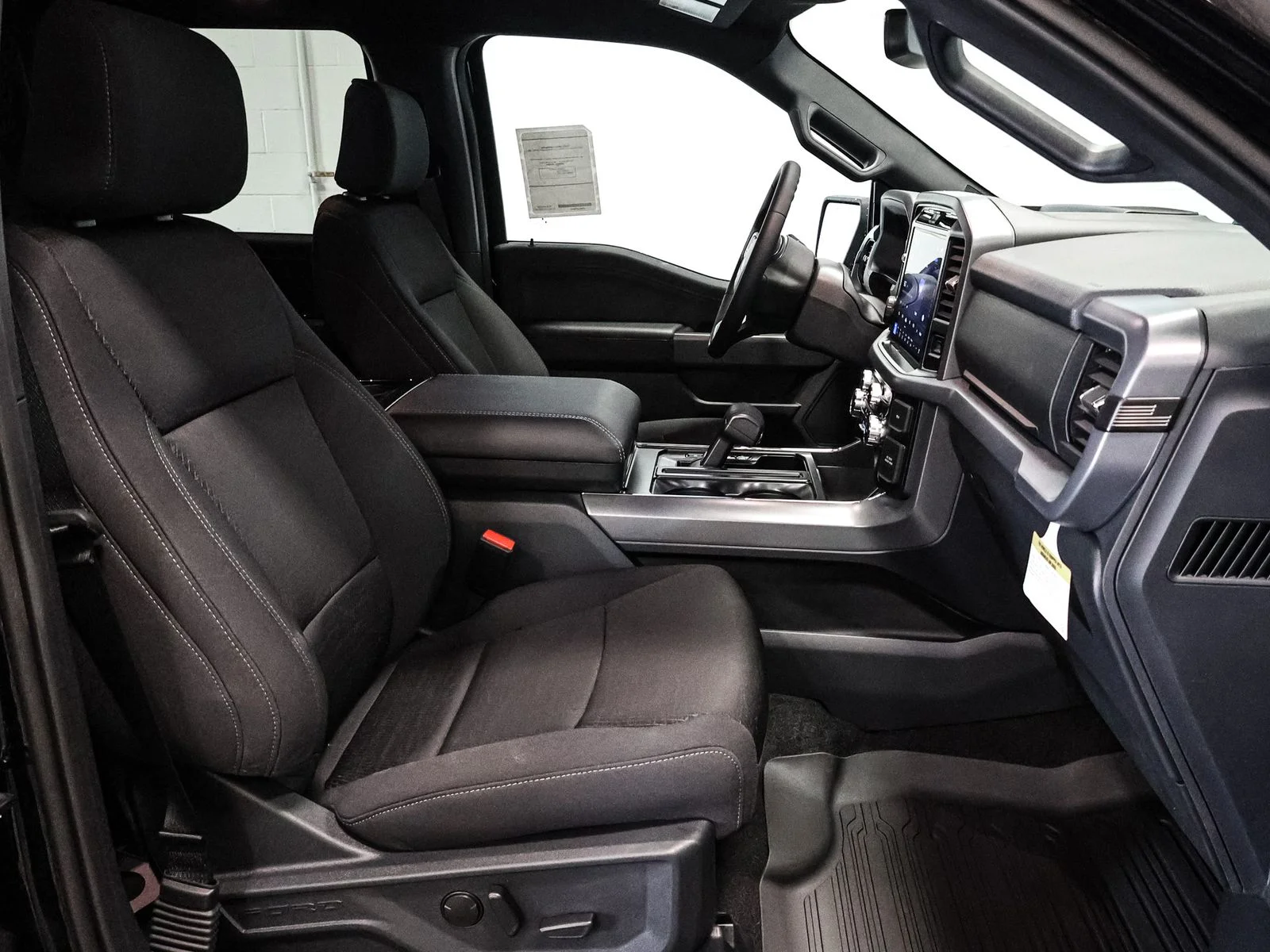 New 2026 Agate Black Metallic Ford XLT image 24