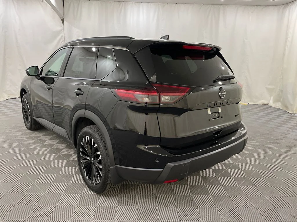 2026 Nissan Rogue Dark Armor - Photo 9