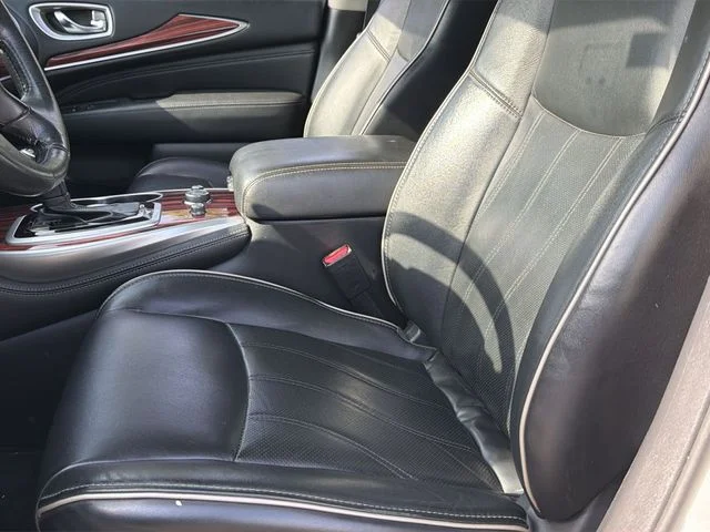 Used 2017 White INFINITI Base image 10