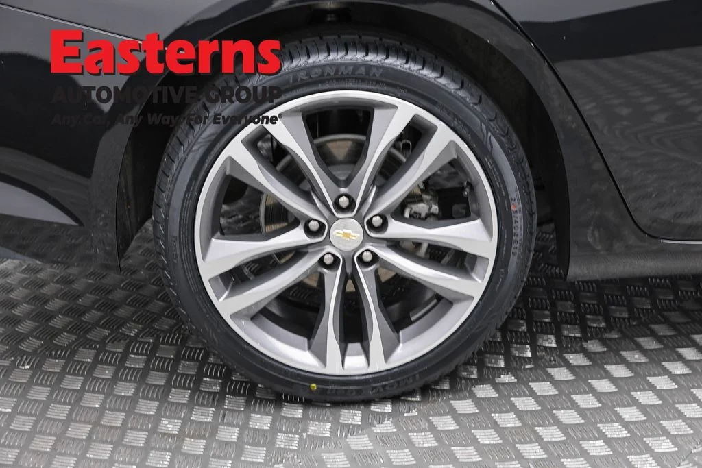 Used 2025 Black Chevrolet LT image 30