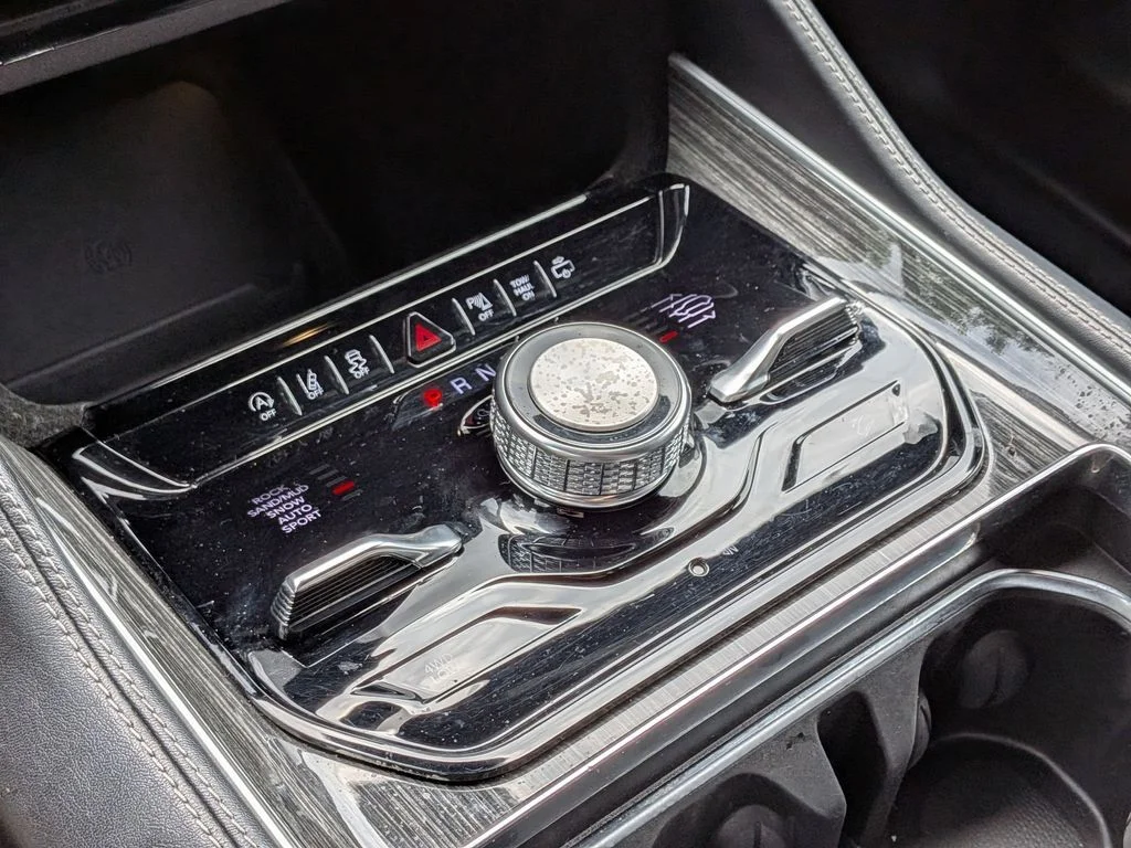 Used 2022 White Jeep Series III image 20