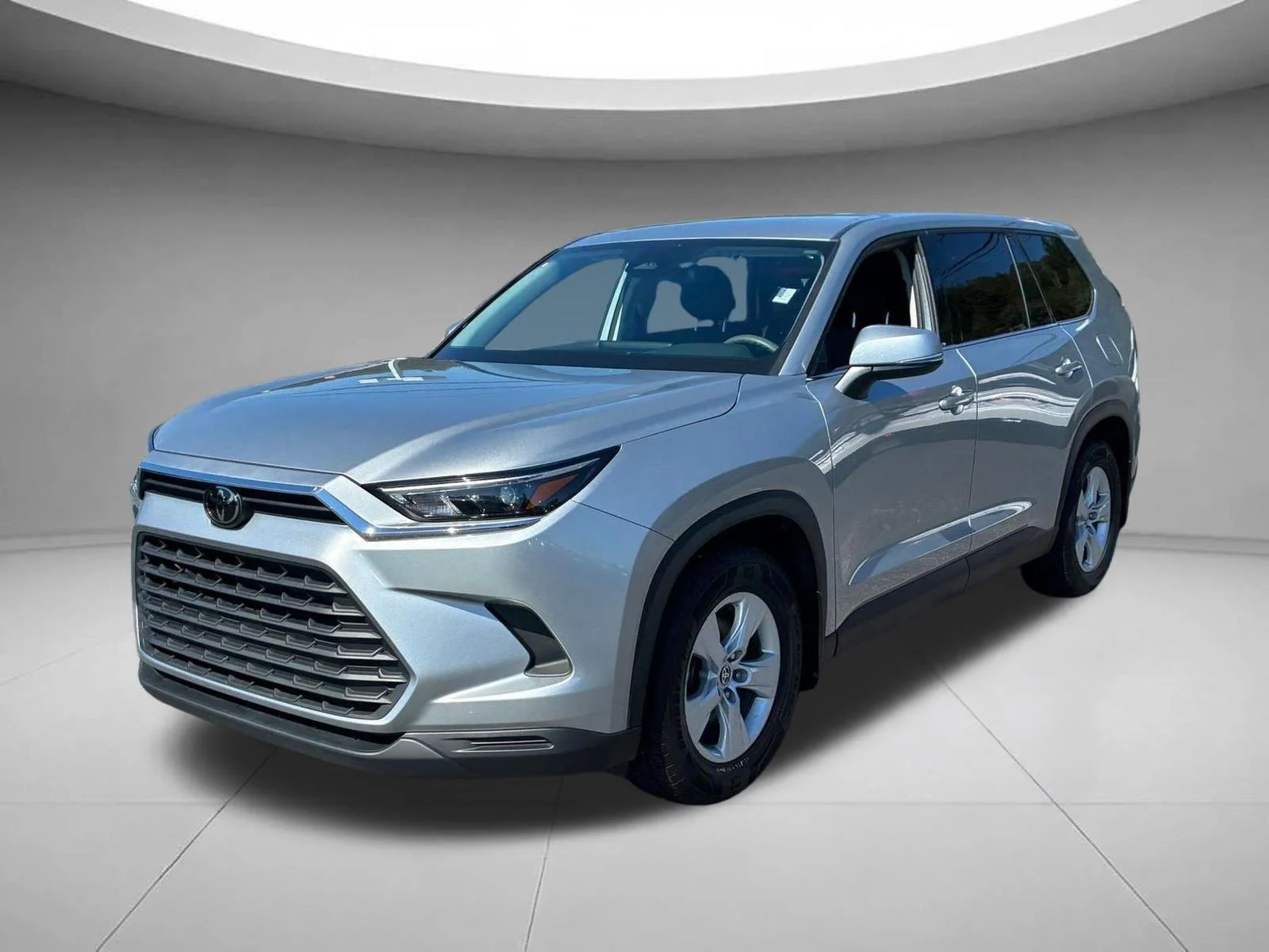 Used 2025 Celestial Silver Metallic Toyota LE image 9
