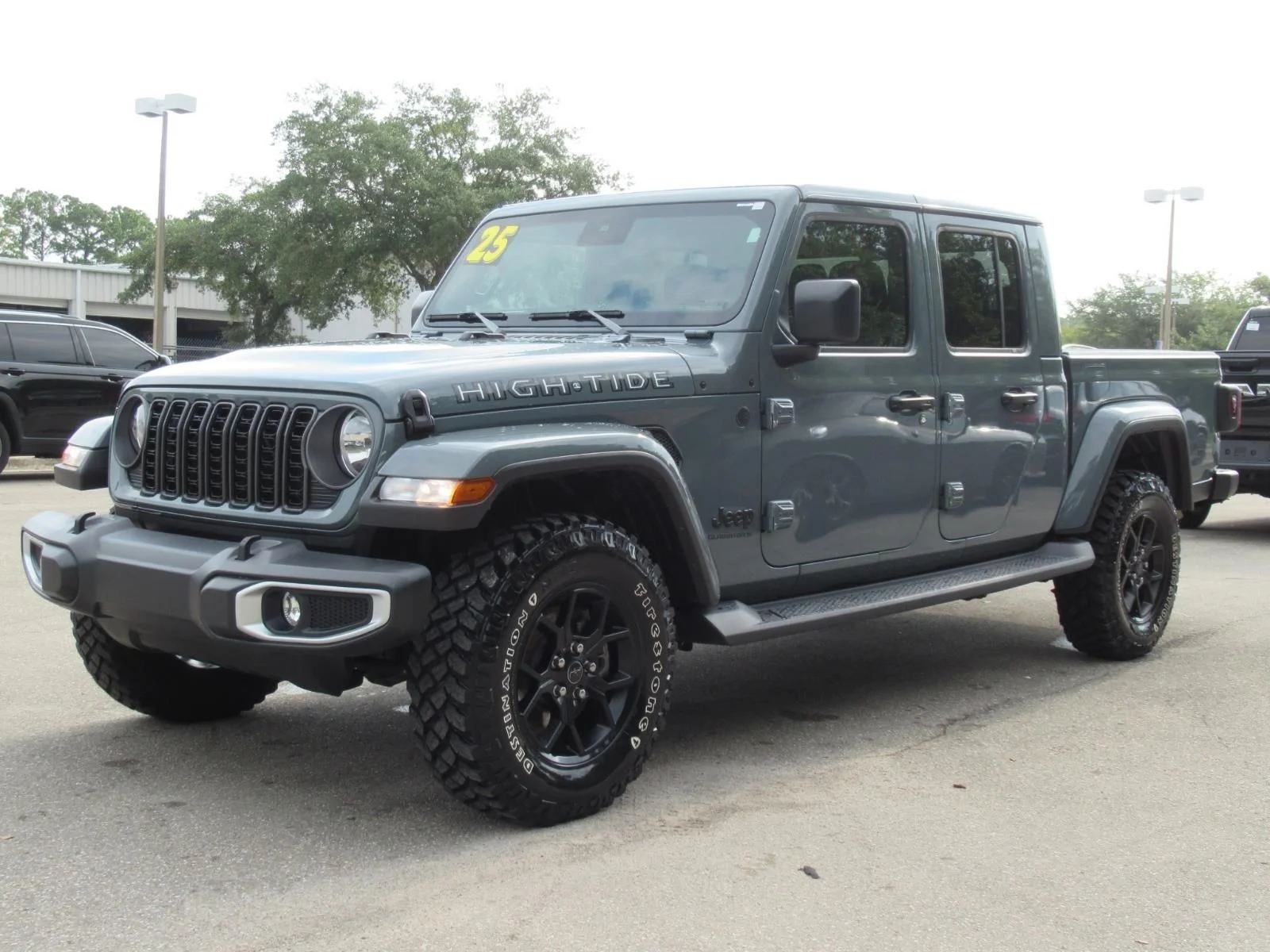 Used 2025 Gray Jeep High Tide image 3