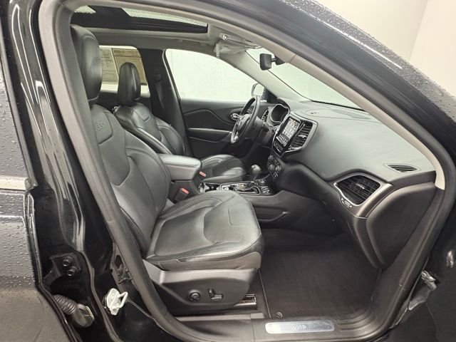 Used 2019 Black Jeep Limited image 30