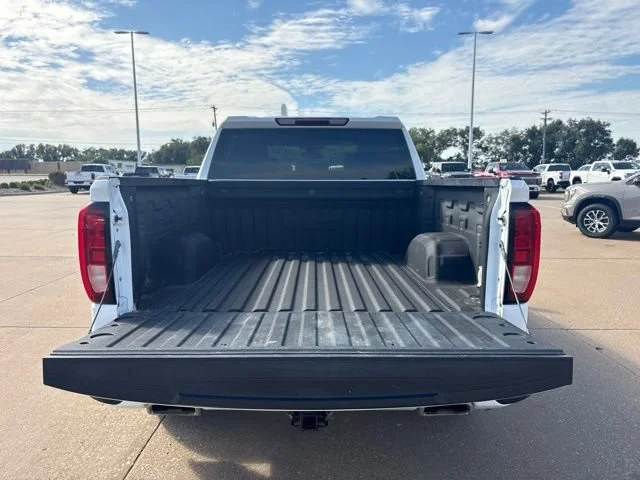 Used 2022 SUMMIT WHITE GMC Elevation image 5