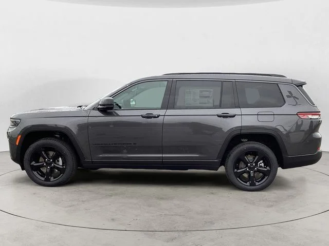 New 2026 Gray Metallic Jeep L LIMITED 4X4 image 2