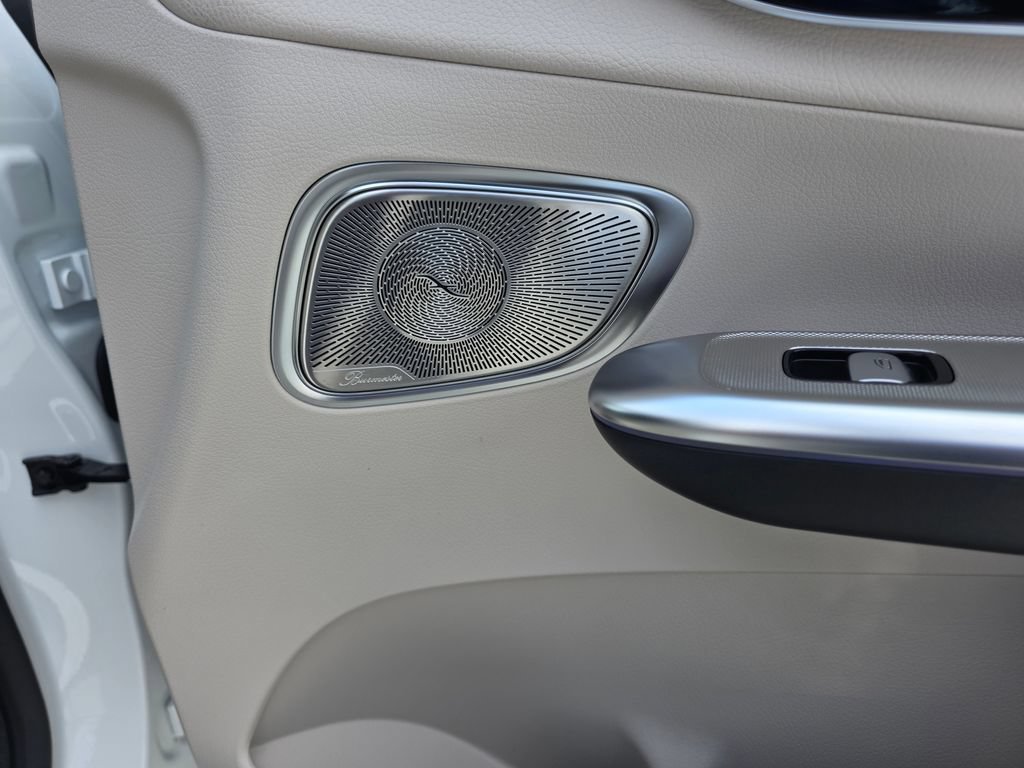 New 2026 Polar White Mercedes-Benz GLC 300 image 48