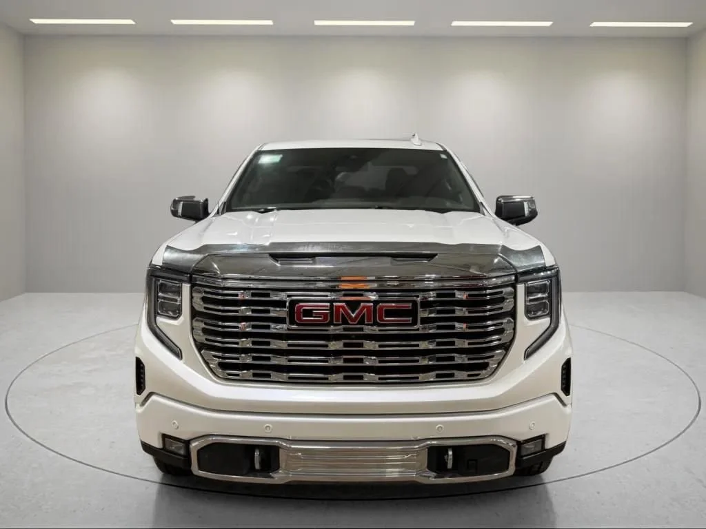 Certified Used 2022 White Frost Tricoat GMC Denali image 6