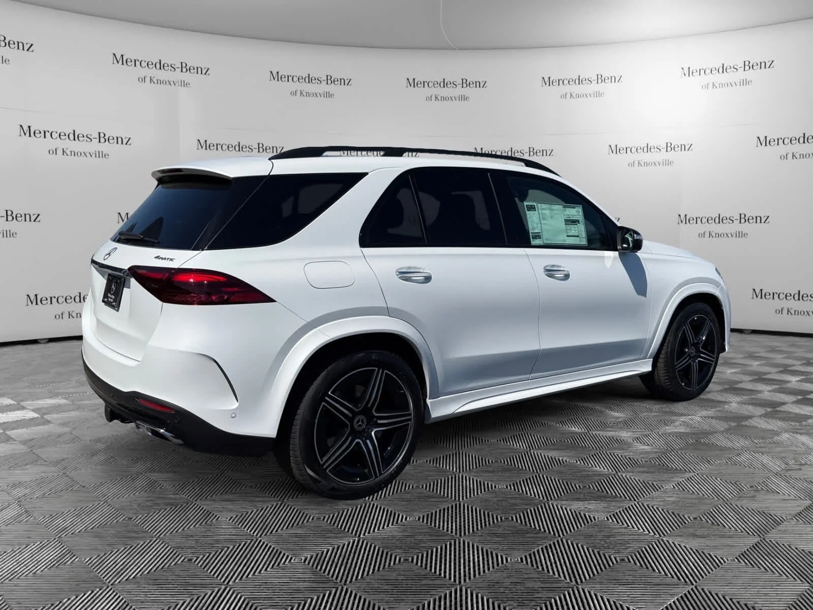 New 2026 MANUFAKTUR Moonlight White Magno Mercedes-Benz GLE 450 image 5