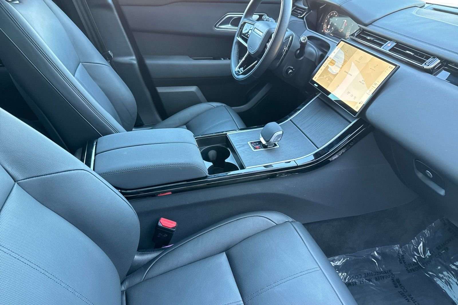Certified Used 2026 White Land Rover Dynamic SE image 17
