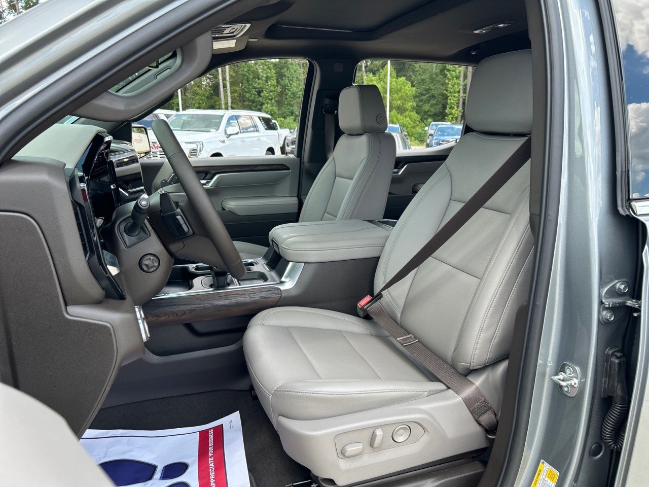 2026 GMC Sierra 1500 SLT - Photo 17