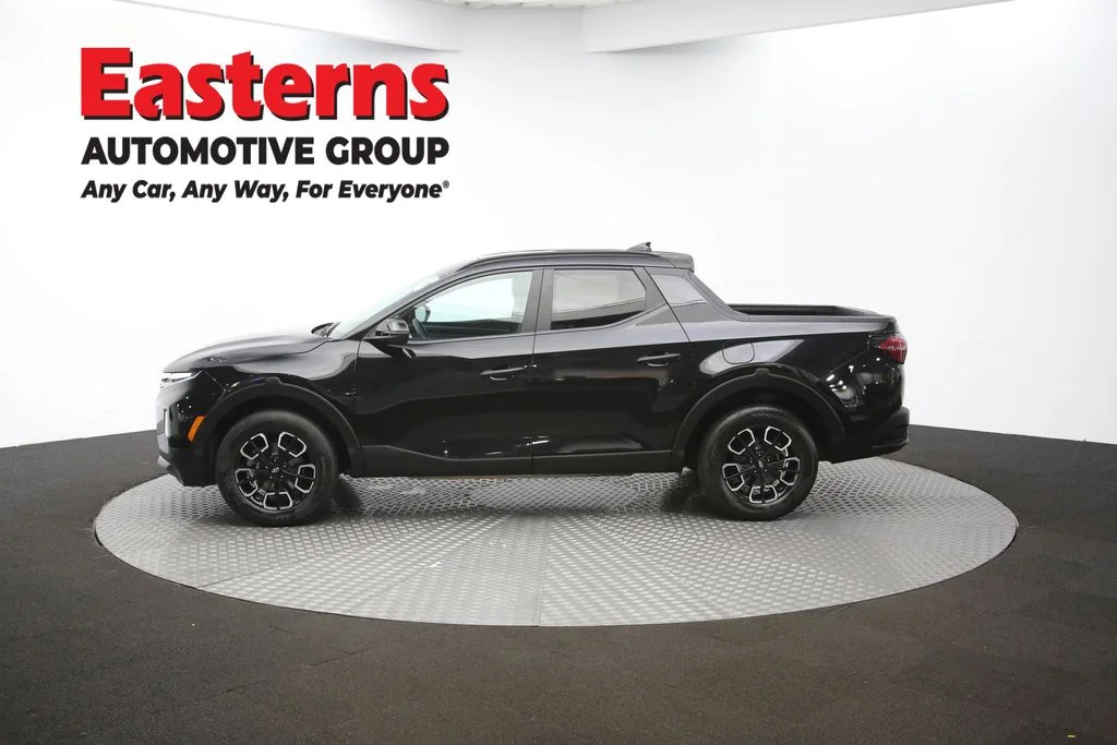 Used 2022 Black Hyundai SEL image 55