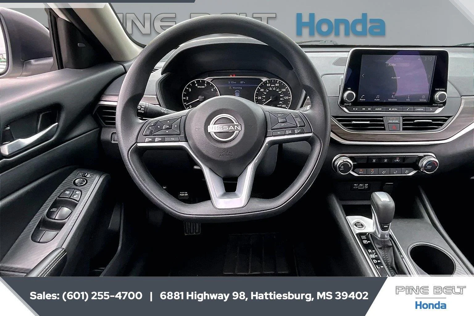 Used 2025 Glacier White Nissan SV image 5