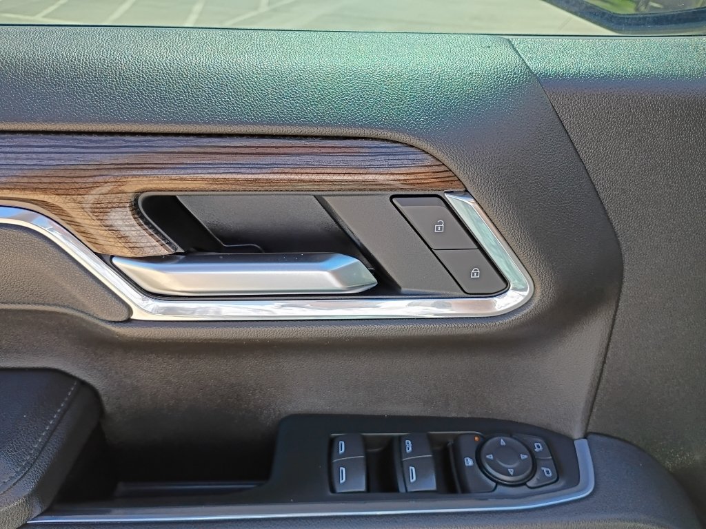 Used 2025 Summit White Chevrolet LT Trail Boss image 24