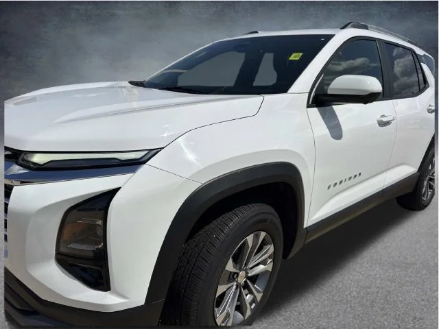Used 2025 White Chevrolet LT image 9