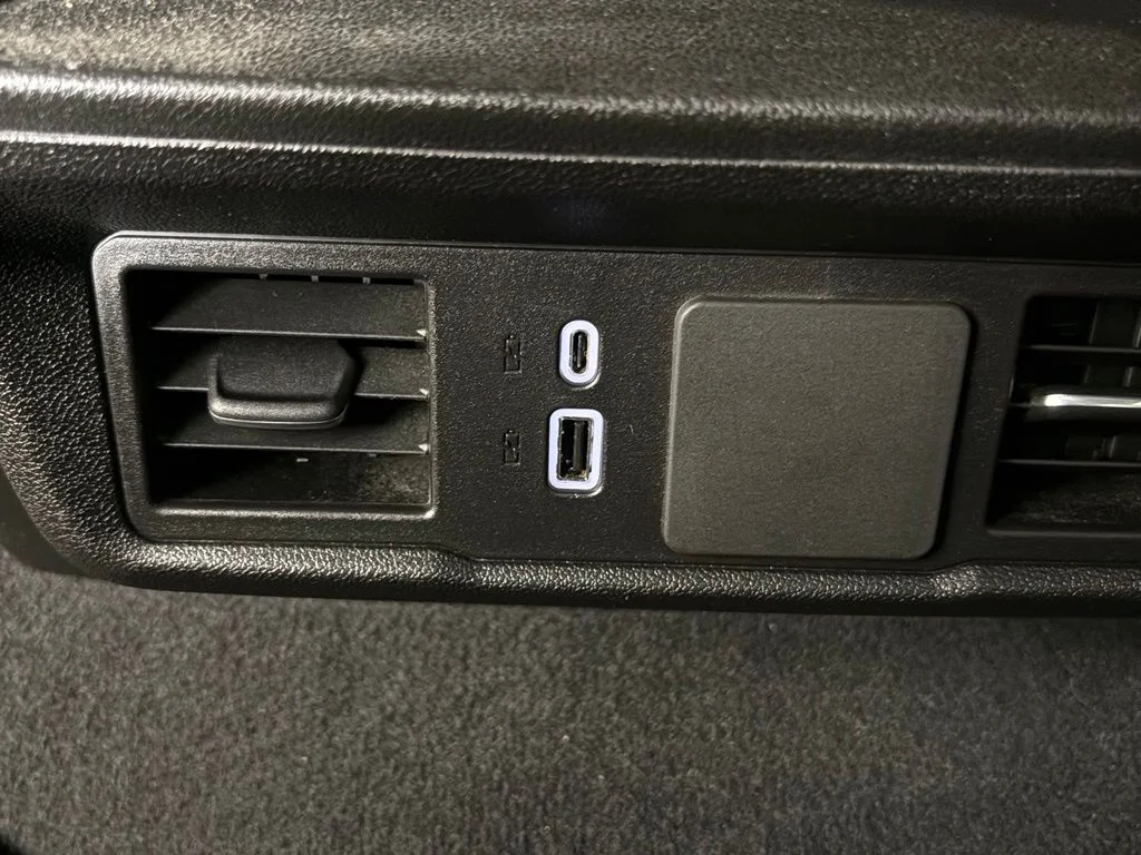 Used 2024 White Chevrolet Custom image 33