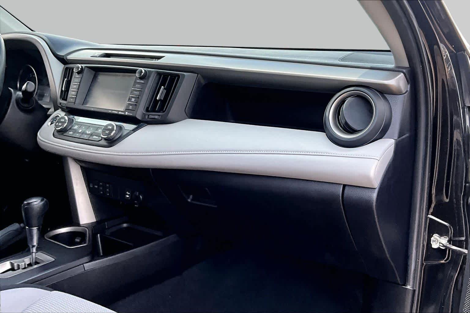 Used 2018 Black Toyota XLE image 19