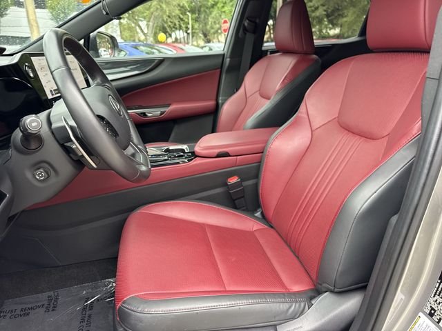 2025 Lexus NX 250 - Photo 11