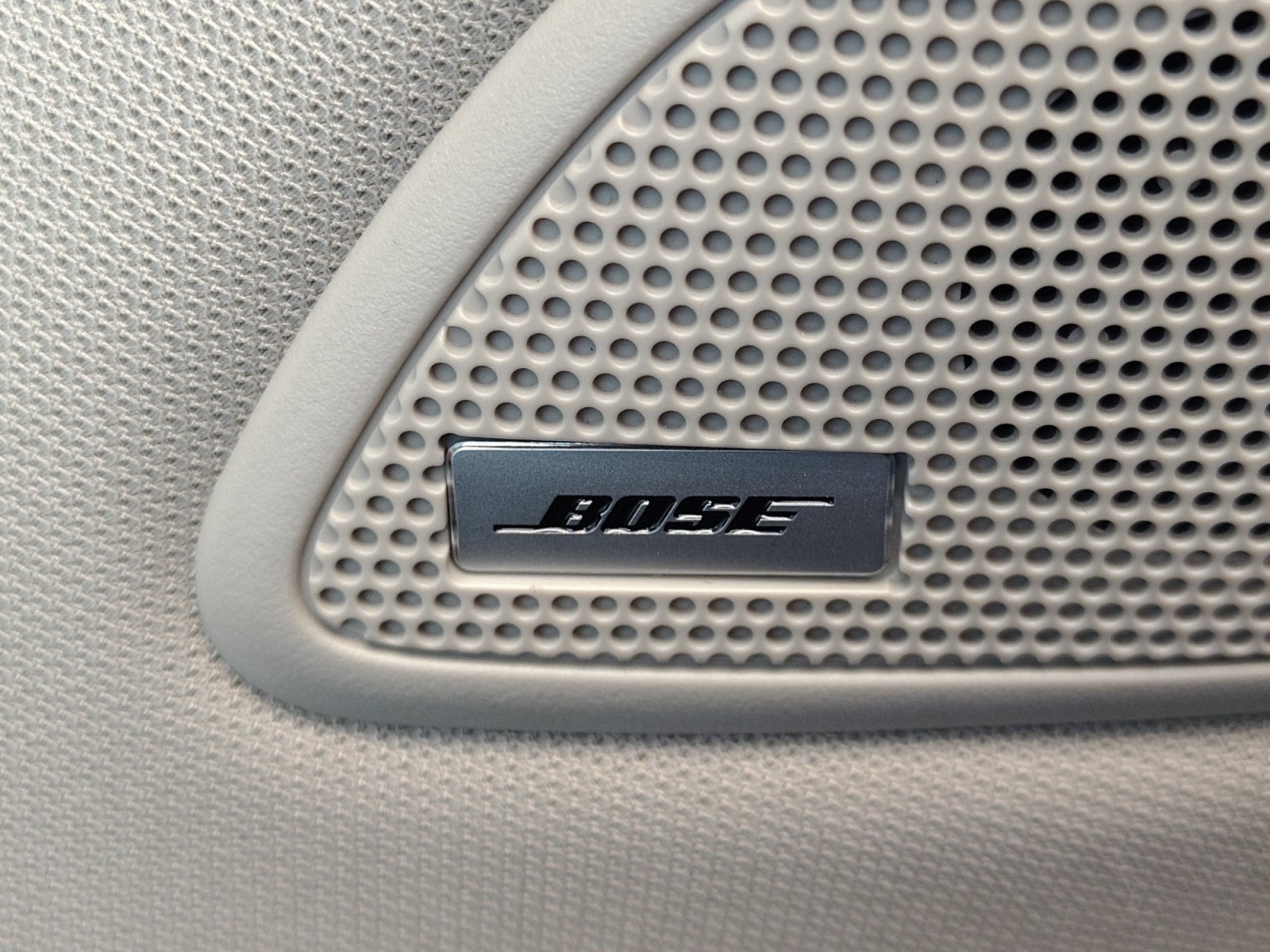 Used 2017 Gun Metallic Nissan SL image 26