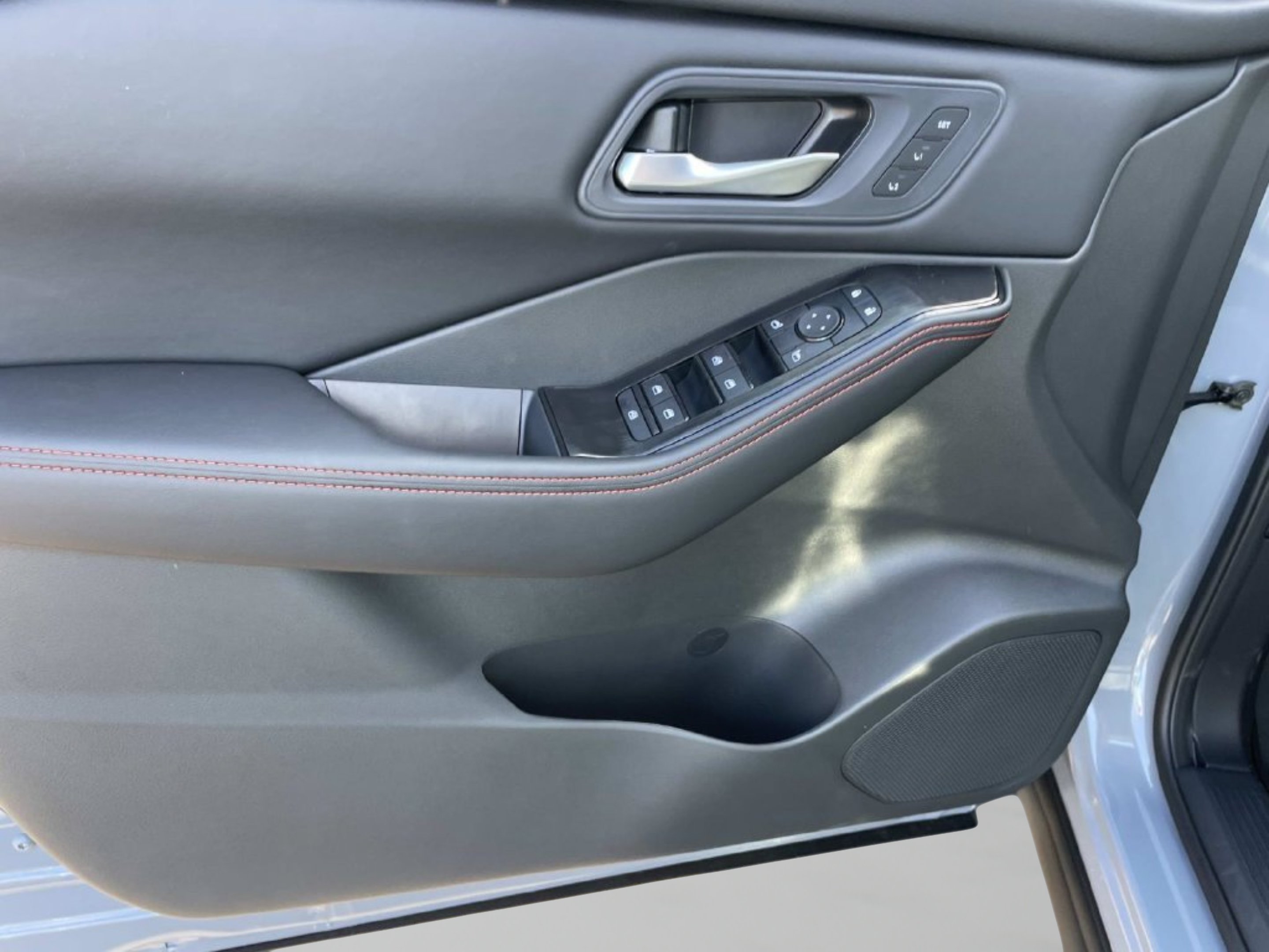 New 2026 Boulder Gray Pearl Nissan Rock Creek image 21